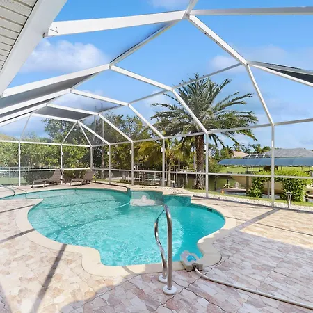 Villa Dockside Dreams